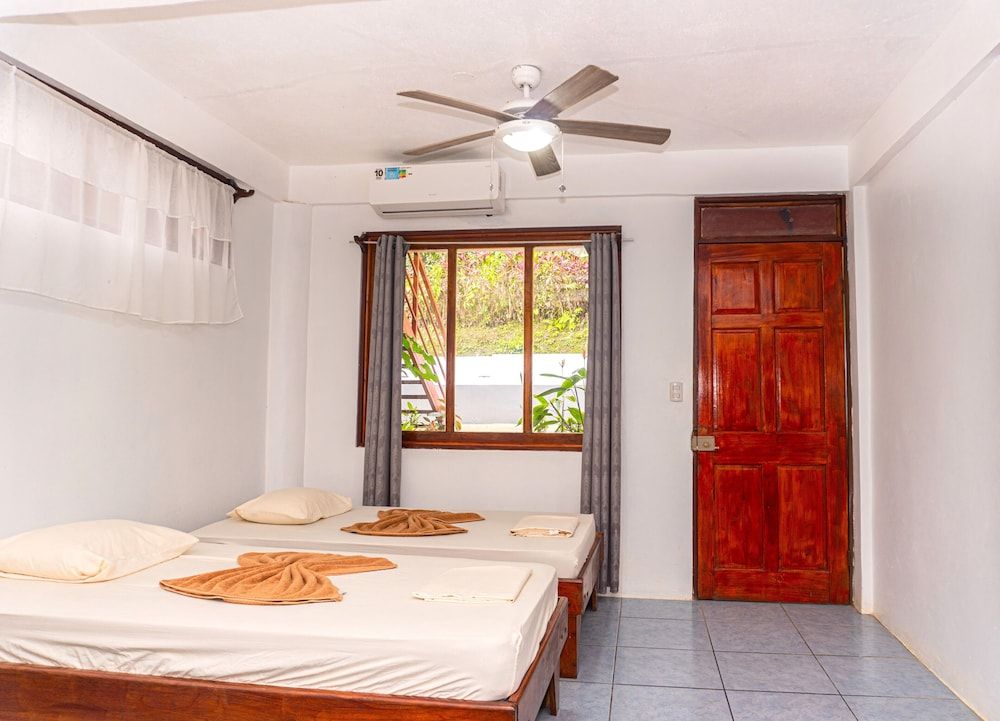 CORCOVADO & DRAKE INN Standard Quadruple Room 2