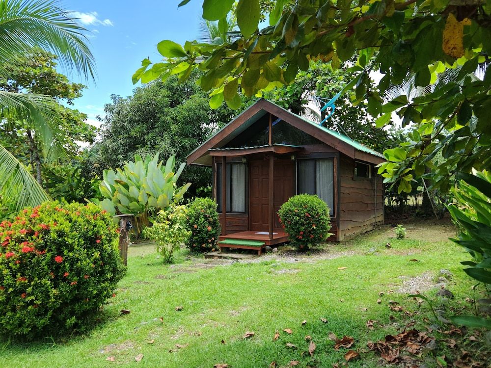 La Cuna Inn Comfort Quadruple Room, Patio, Garden View 4