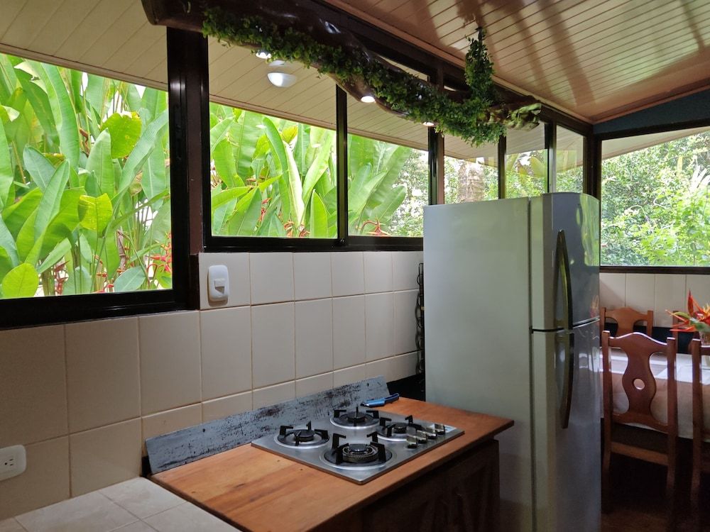 La Cuna Inn Family House, Garden View 7