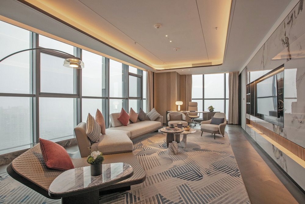 Suite, 1 Bedroom, River View (Living Area)