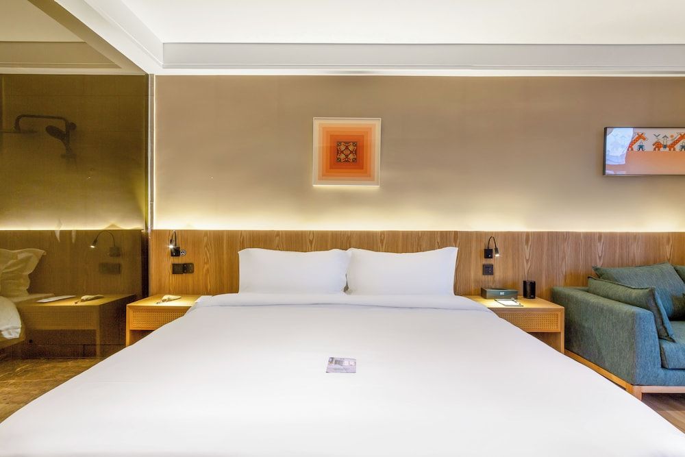 Single Room, City View