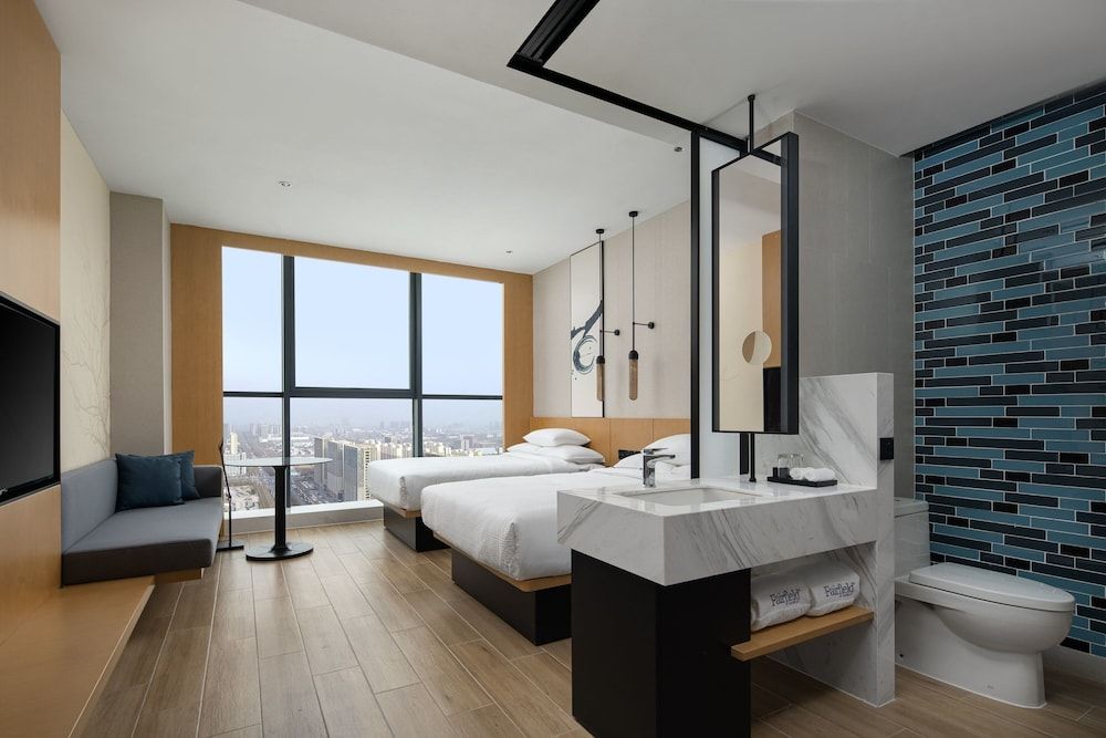 Deluxe Room, 2 Double Beds, City View
