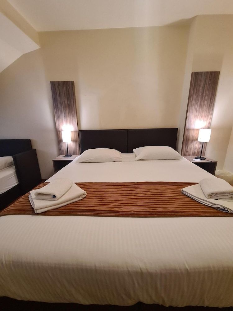 Jubilee Hotel Family Room 5