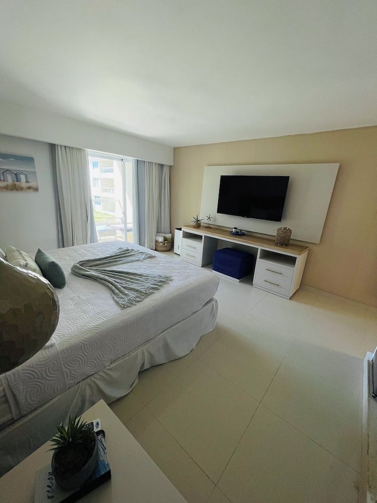 Room, Beach View
