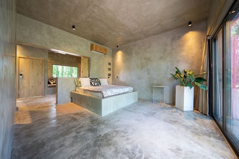Standard Double Room, Patio, River View