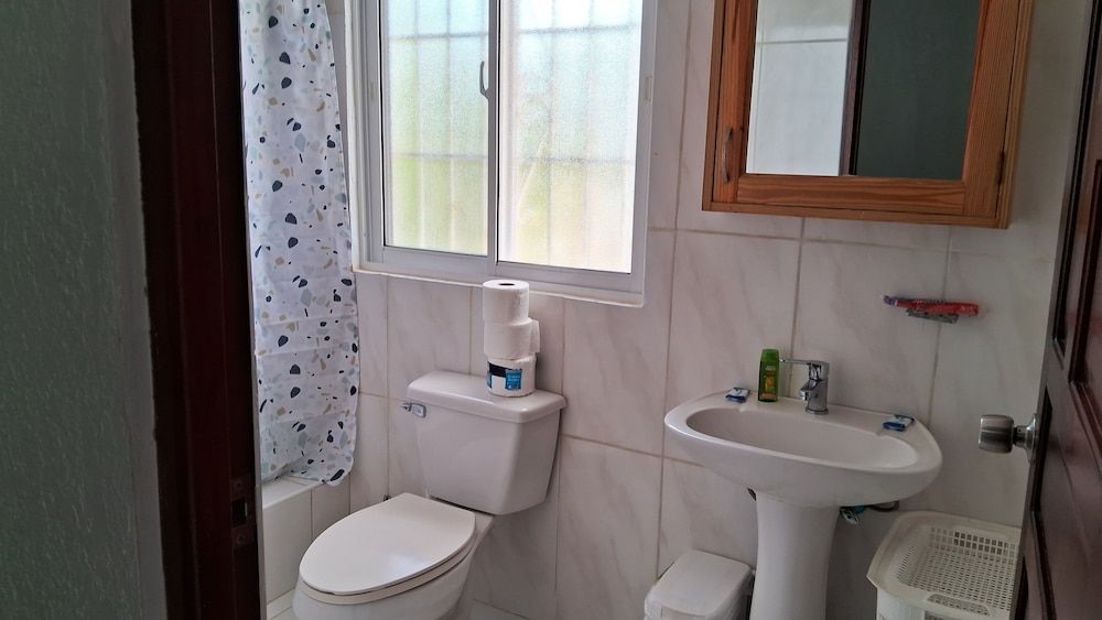 CortLang Vacation Rentals Costambar Apartment, 1 Bedroom, Partial Ocean View 5