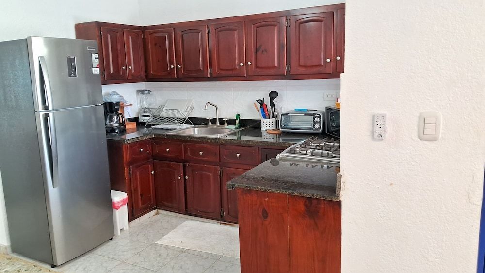 CortLang Vacation Rentals Costambar Apartment, 2 Bedrooms, Partial Ocean View 5