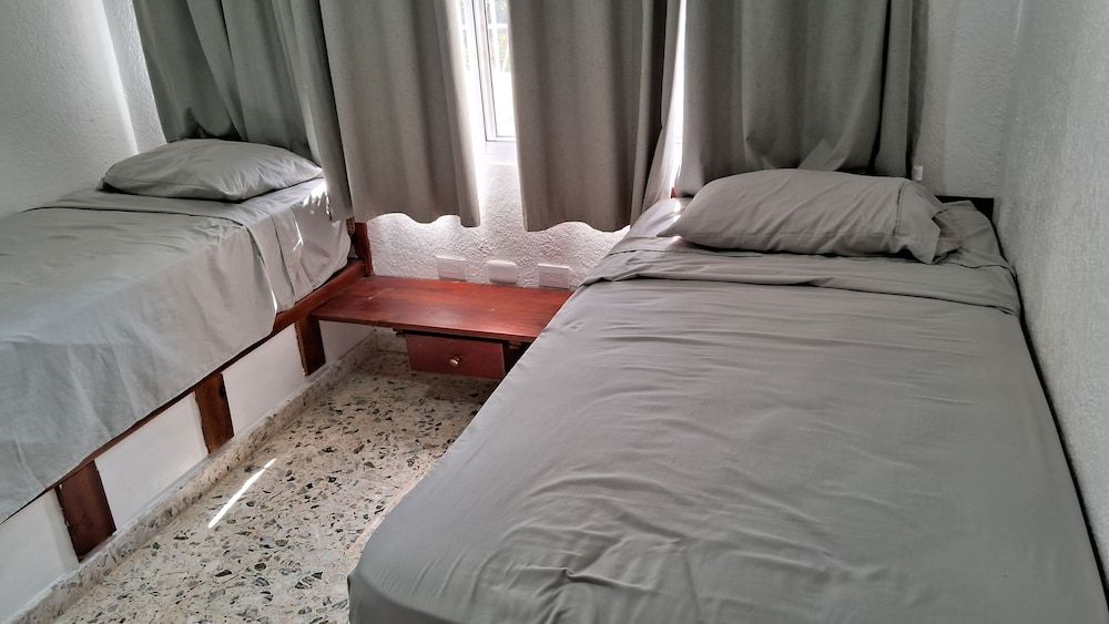 CortLang Vacation Rentals Costambar Apartment, 2 Bedrooms, Patio 4
