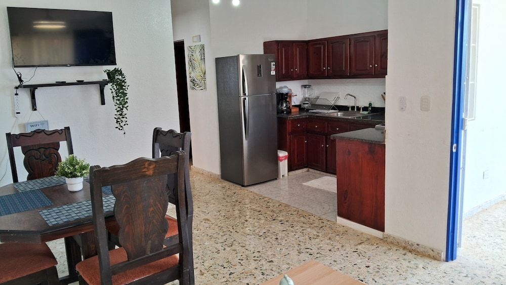 CortLang Vacation Rentals Costambar Apartment, 2 Bedrooms, Partial Ocean View 6