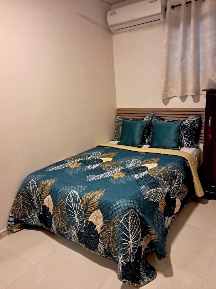 Basic Studio, 1 Queen Bed, Housekeeping