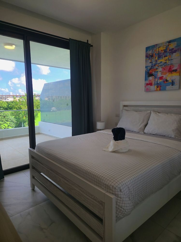 Exclusive Apartment, 2 Bedrooms, Pool View