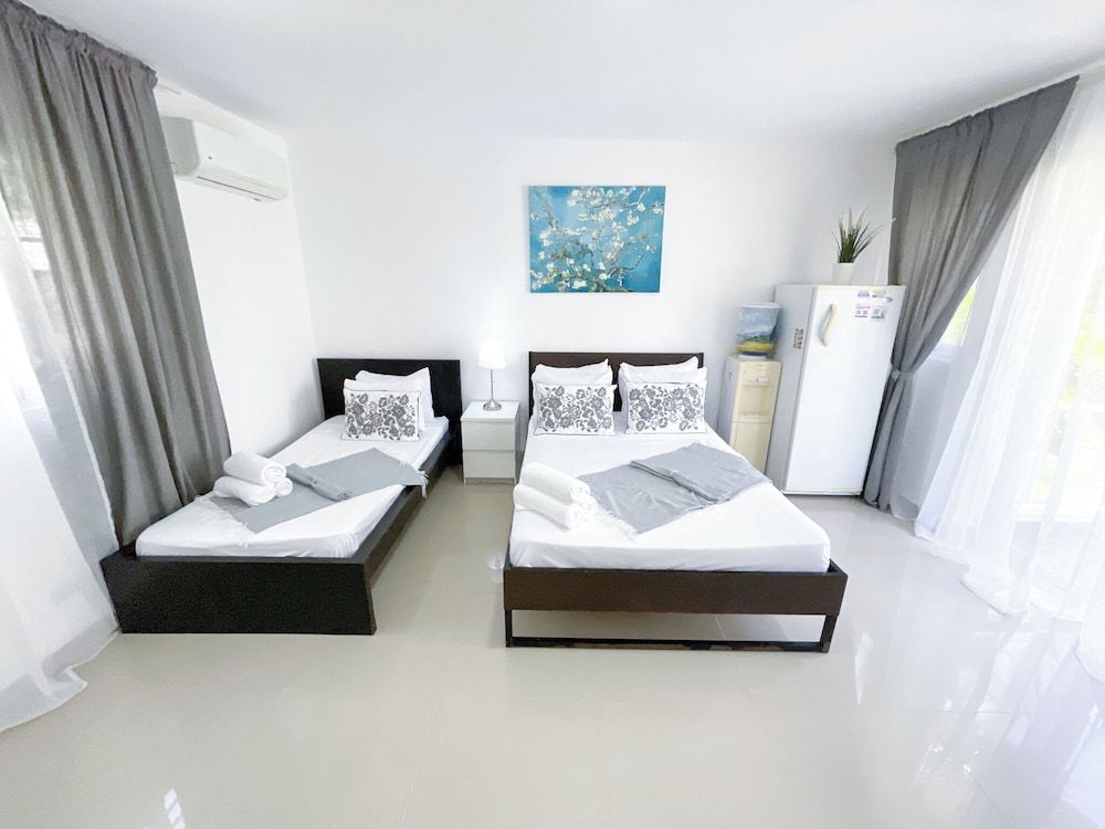 Deluxe Studio, Balcony, Pool View