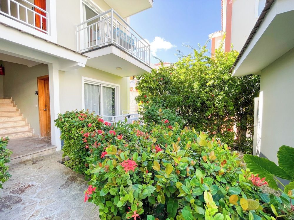 Executive Suite, 1 Bedroom, Pool Access, Garden View