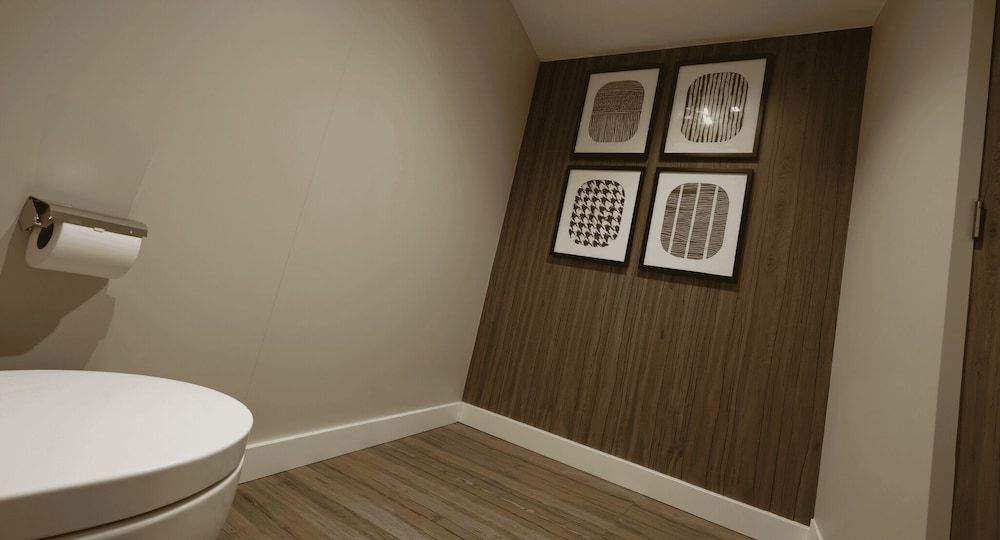 Santo Domingo Bay Convention Resort & Casino Premium Room, 1 King Bed, Balcony, Garden View 5