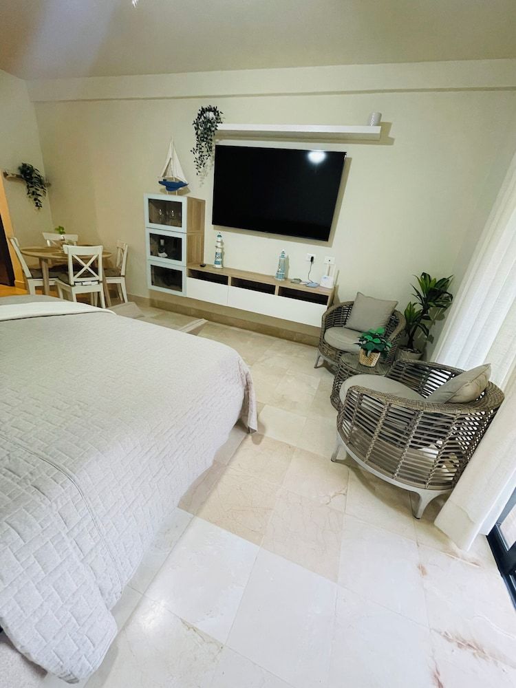 Condo, Balcony