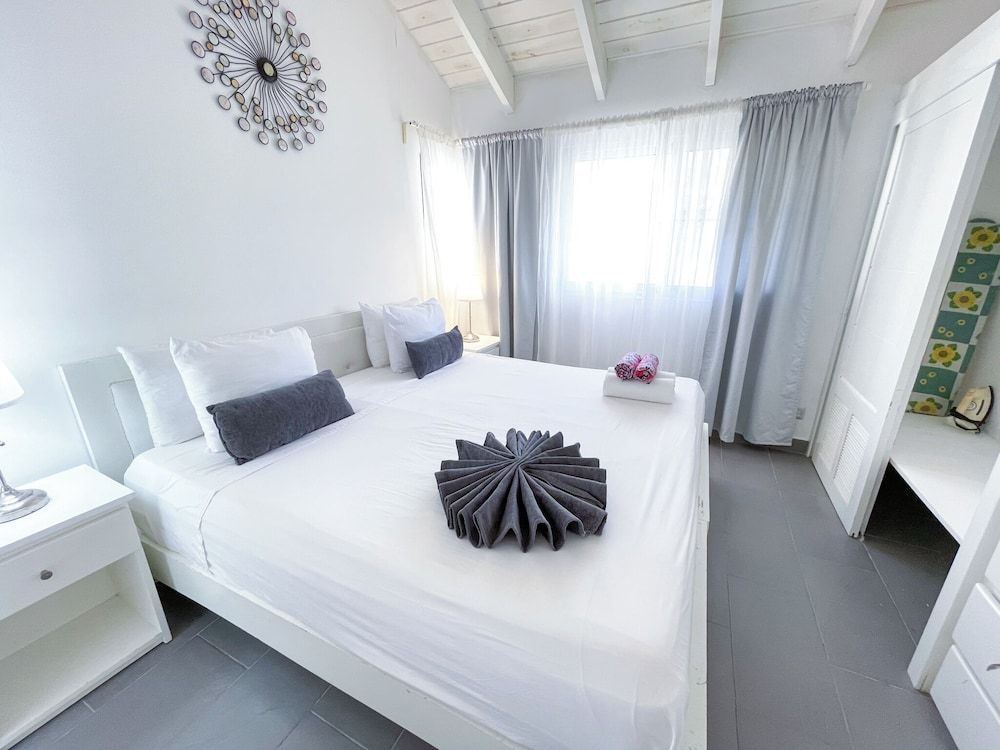 Deluxe Suite, 2 Bedrooms, Kitchen, Ocean View