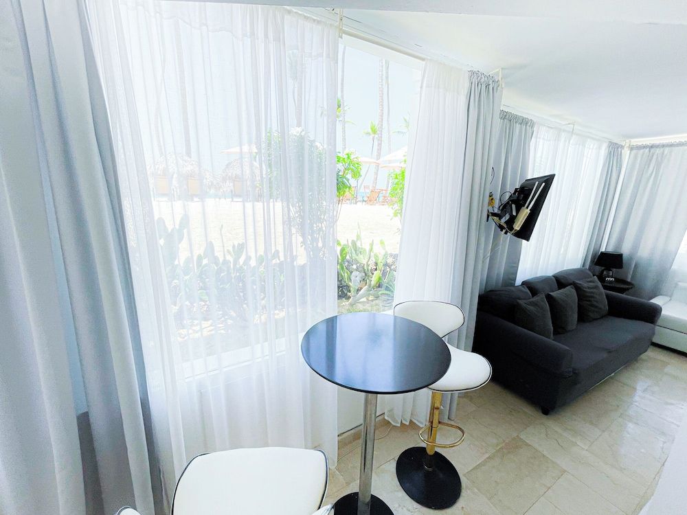 Exclusive Condo, 2 Bedrooms, Ocean View, Beachfront