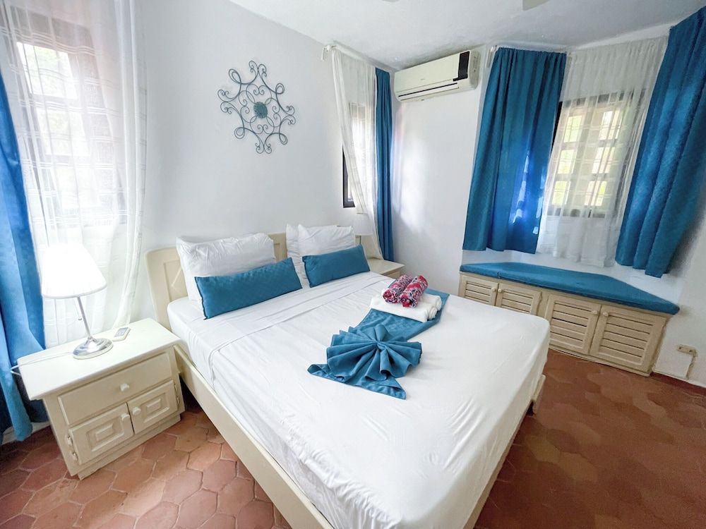 Senior Villa, Balcony, Garden View