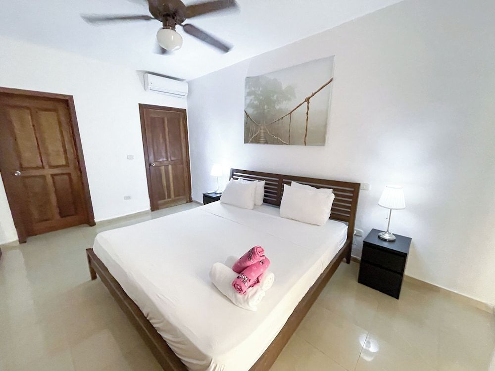 Exclusive Apartment, 2 Bedrooms, Poolside