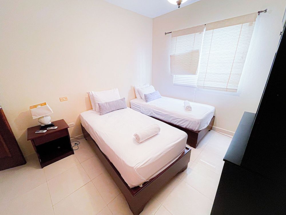 Superior Suite, 2 Bedrooms, Pool Access, Pool View