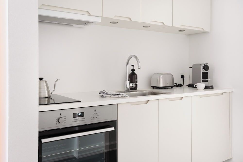 Former Dukes Residence - 4 bedrooms - 2 bathrooms Superior Apartment, City View 10