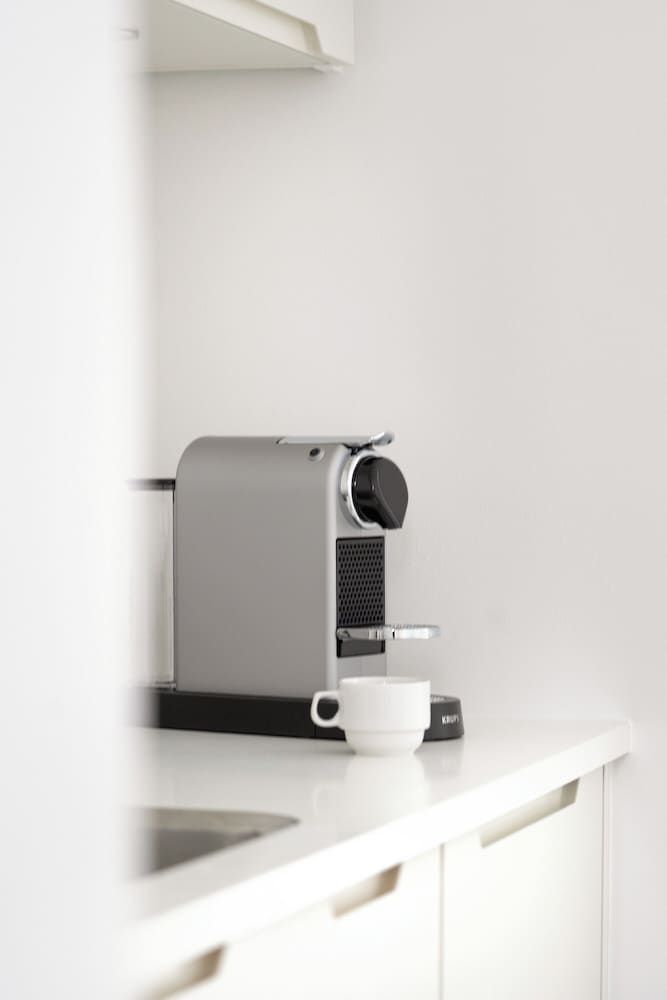 Former Dukes Residence - 4 bedrooms - 2 bathrooms Superior Apartment, City View 23