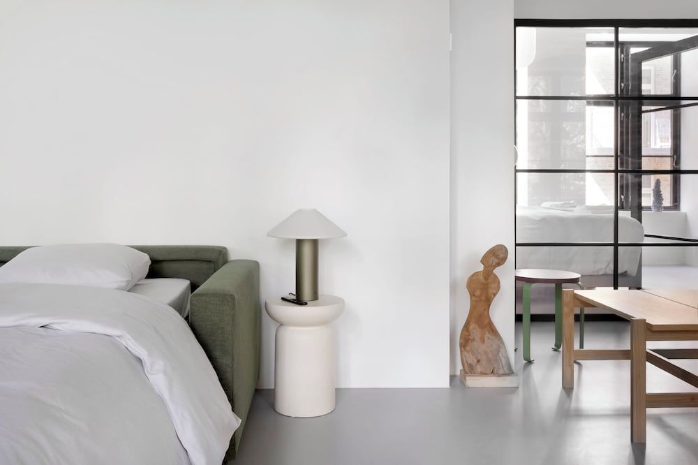 No.186 apartments by Daniel&Jacob's Design Apartment, Courtyard View 16