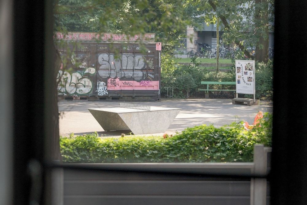 No.186 apartments by Daniel&Jacob's Design Apartment, Courtyard View 23