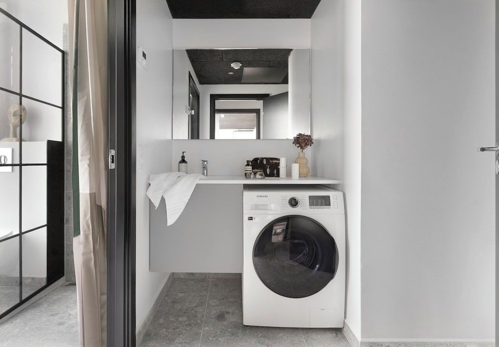 No.186 apartments by Daniel&Jacob's Design Apartment, Courtyard View 29