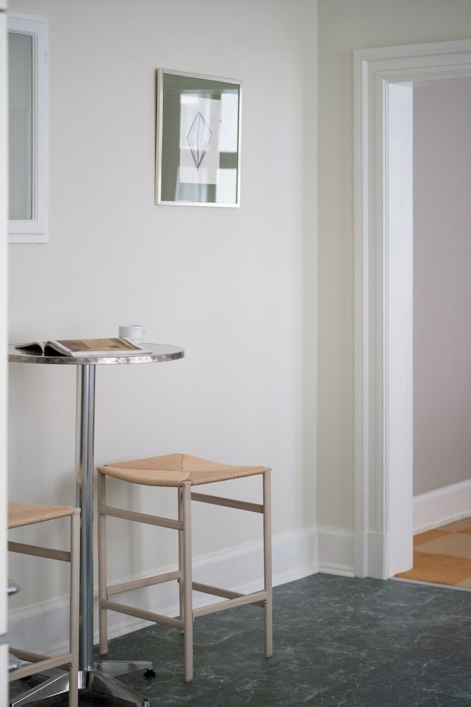 Royal Neighbors - 4 bedrooms - 2 bathrooms Luxury Apartment, City View 16