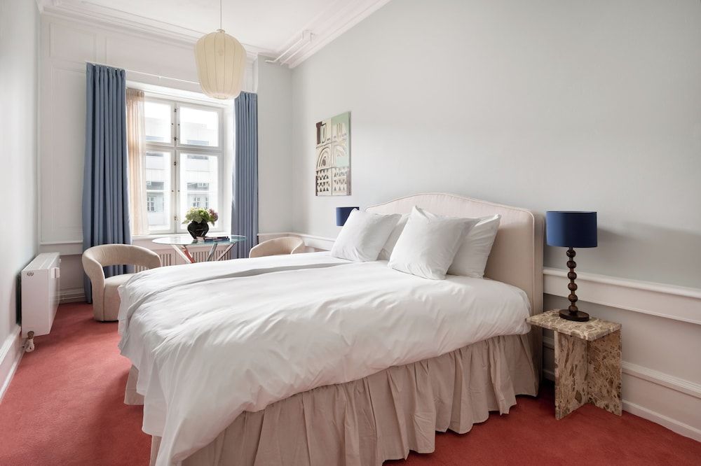 Royal Neighbors - 4 bedrooms - 2 bathrooms Luxury Apartment, City View 10