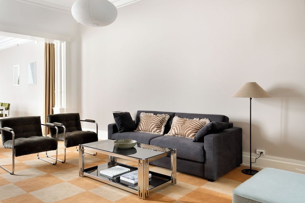 Royal Neighbors - 4 bedrooms - 2 bathrooms Luxury Apartment, City View 25