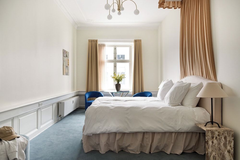 Royal Neighbors - 4 bedrooms - 2 bathrooms Luxury Apartment, City View 9