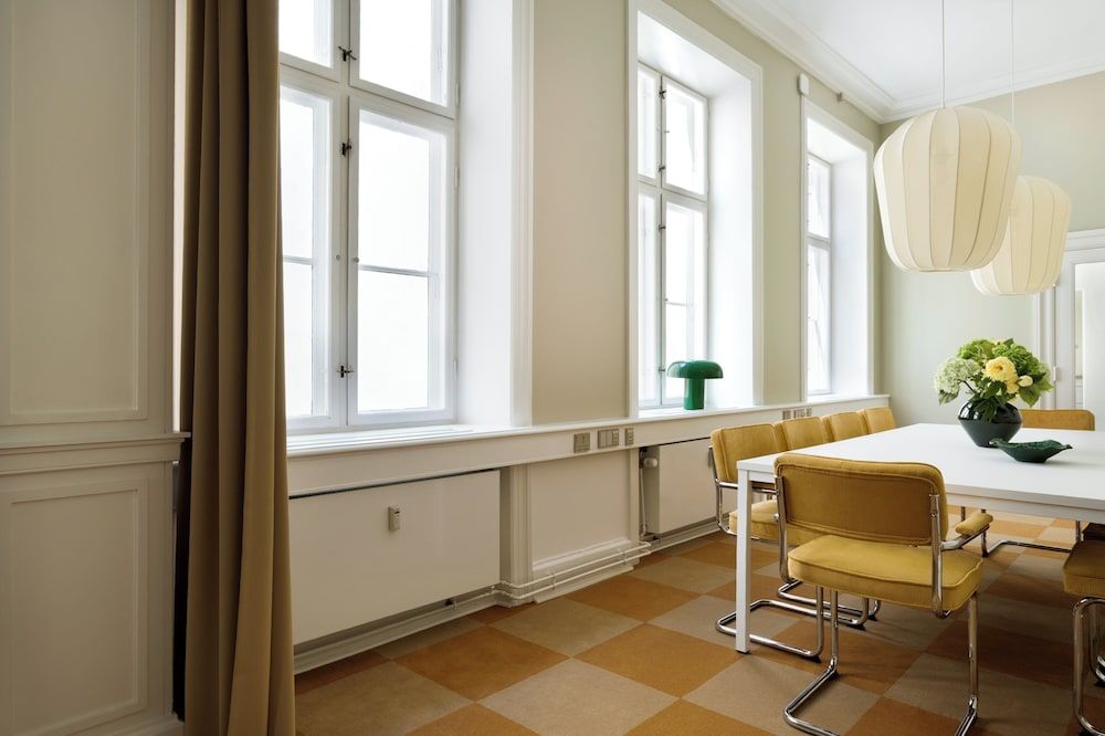 Royal Neighbors - 4 bedrooms - 2 bathrooms Luxury Apartment, City View 19