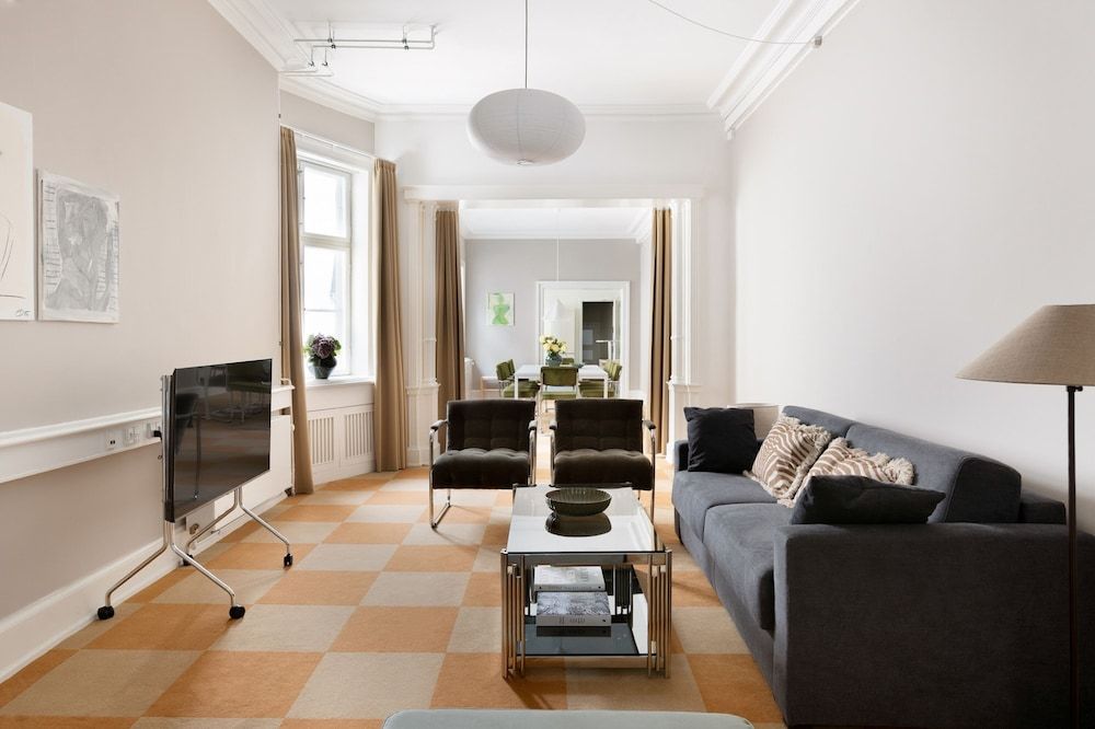 Royal Neighbors - 4 bedrooms - 2 bathrooms Luxury Apartment, City View 18