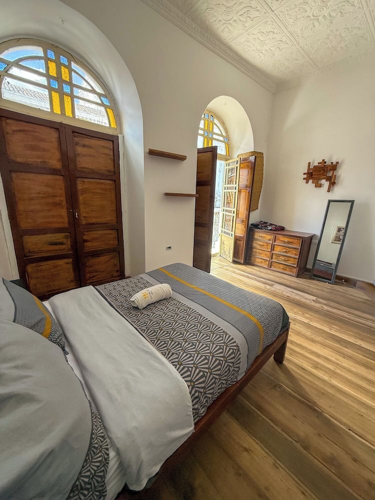 Rooms Classic Double Room, City View 3