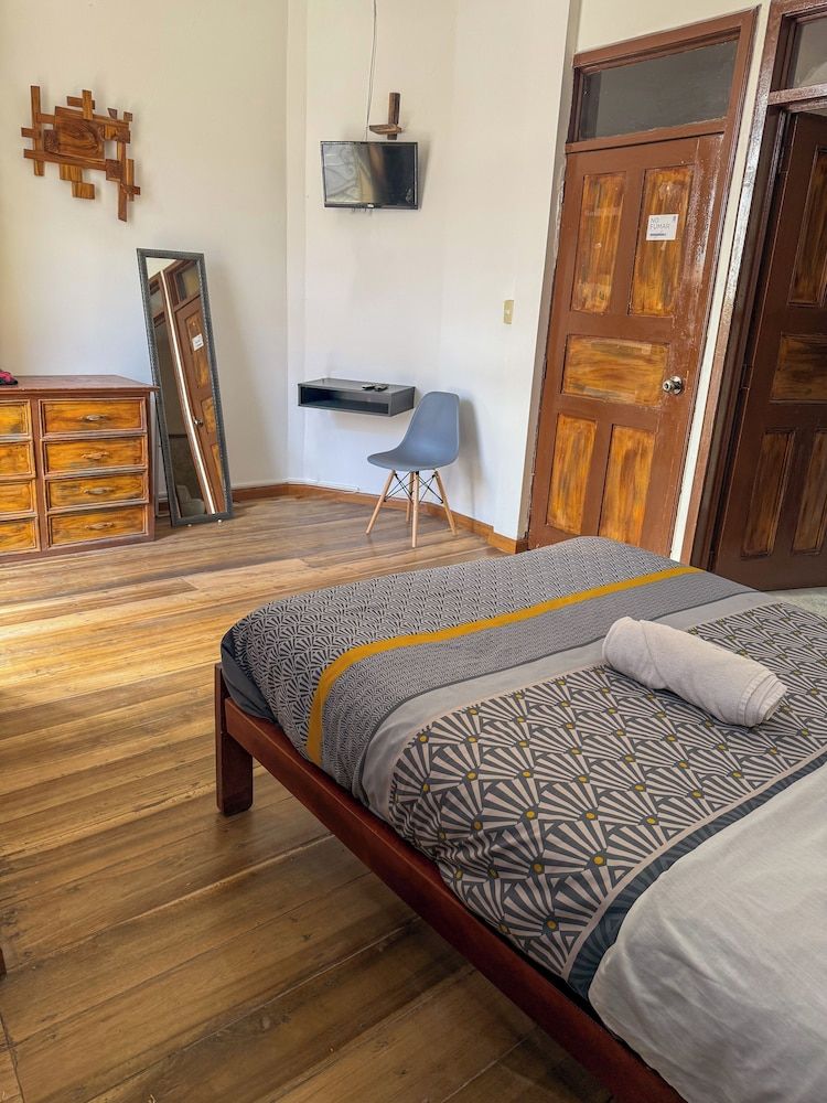 Rooms Classic Double Room, City View 2