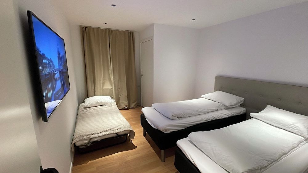 Maison Nord 6 min from Airport & Sleep 6 Superior Apartment 6