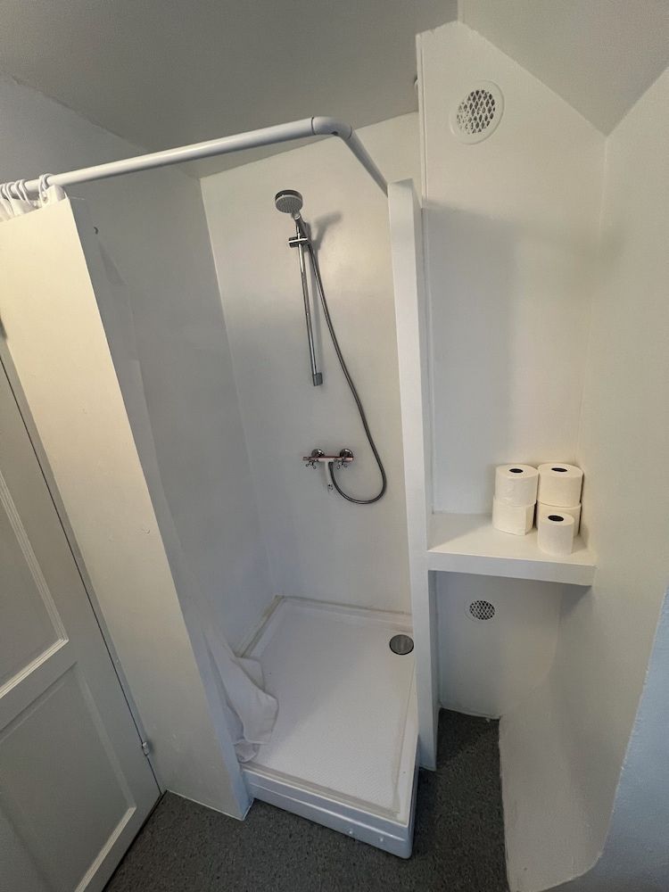 Classic Brownstone Apartments and Rooms Comfort Apartment, Non Smoking, City View 6