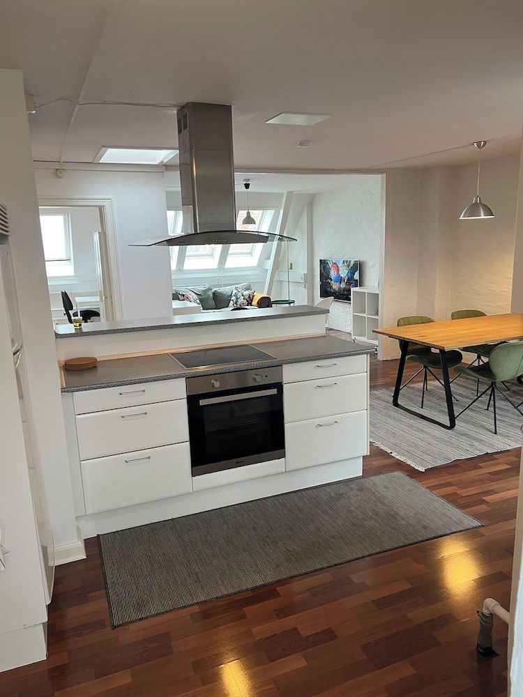 Classic Brownstone Apartments and Rooms Comfort Apartment, Non Smoking, City View 3