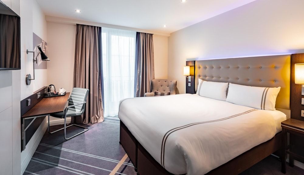 Double Room, Roll-in Shower