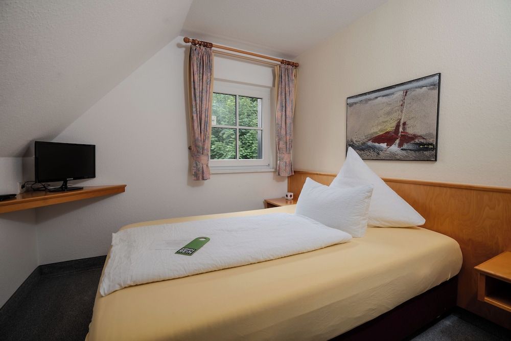 Hotel Sonne Erzgebirge Single Room, 1 Large Twin Bed, Non Smoking 2