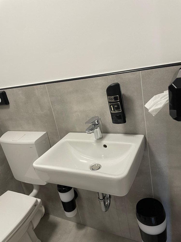 Haven Hotel Wuppertal Classic Triple Room 8