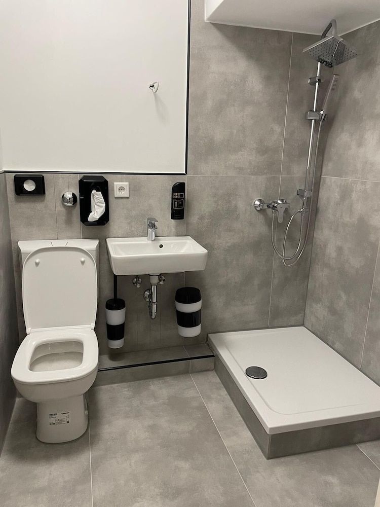 Haven Hotel Wuppertal Classic Triple Room 7