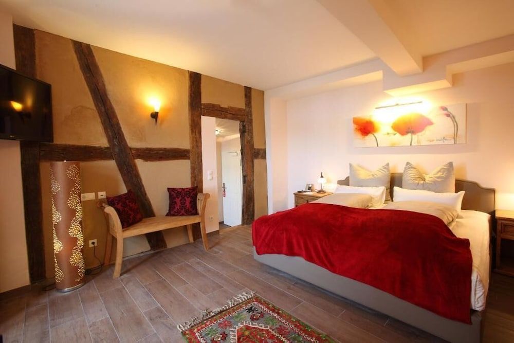 Hotel Mainchateau Deluxe Suite, 1 King Bed with Sofa bed, Bathtub, River View