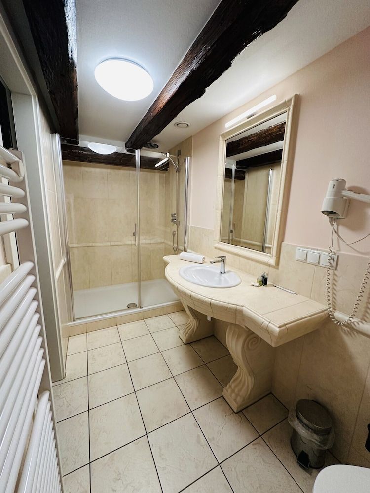 Hotel Mainchateau Deluxe Suite, 1 King Bed with Sofa bed, Non Smoking, River View 5