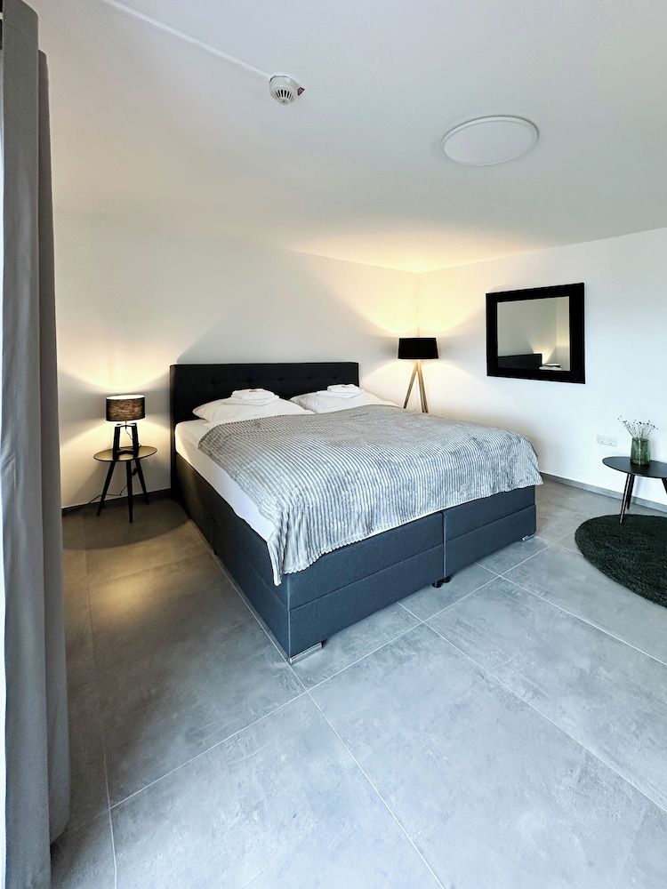 SI VIEW Classic Double Room, 1 Double Bed, Balcony, City View 8