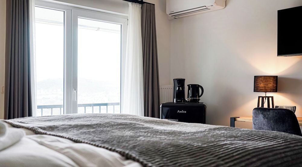 SI VIEW Classic Double Room, 1 Double Bed, Balcony, City View 9