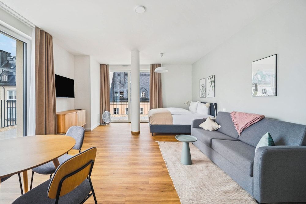 Limehome Chemnitz Kirchgässchen Comfort Suite with Private Terrace 2