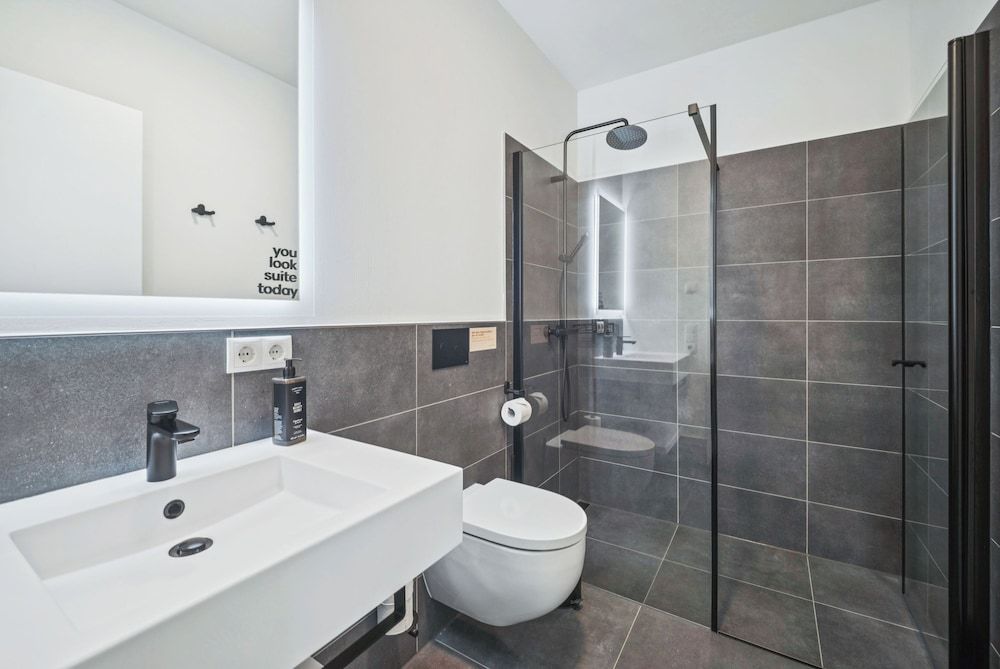 Limehome Chemnitz Kirchgässchen Comfort Suite with Private Terrace 6